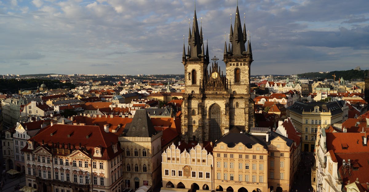 découvrez prague, la capitale enchanteur de la république tchèque, où l'histoire médiévale rencontre une atmosphère moderne. explorez ses célèbres monuments, ses charmantes ruelles pavées et vivez une expérience culturelle inoubliable.