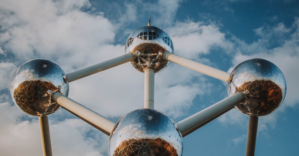 découvrez la diversité de la belgique, entre chocolat, bière, art et culture. explorez ses villes historiques, ses paysages pittoresques et sa gastronomie raffinée. une expérience inoubliable vous attend au cœur de l'europe.